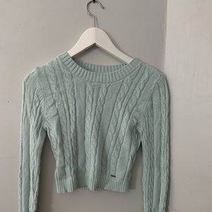 Cable knit cropped sweater